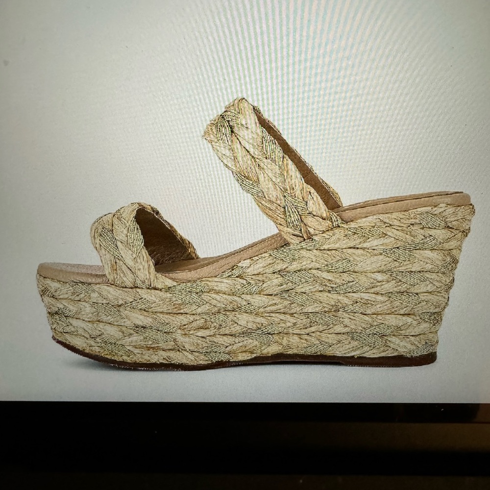 Tenerife Wedge in Raffia Braid by Kaanas
